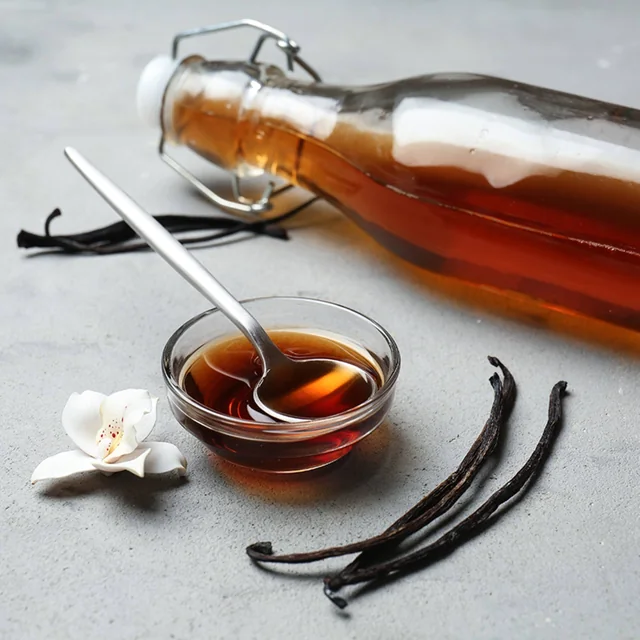 Jarabe con vainilla como referencia visual de este acorde.